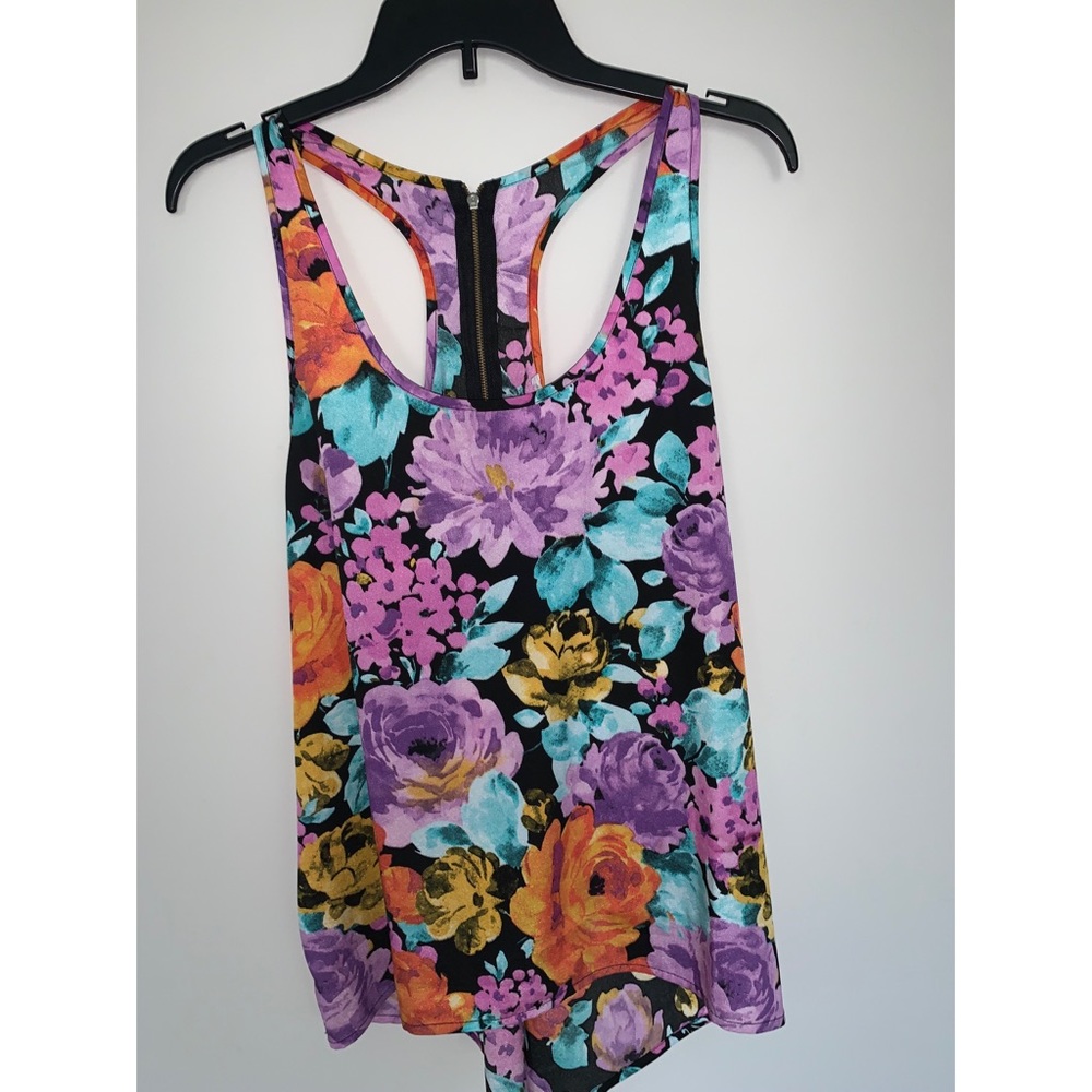 Floral top with back zipper